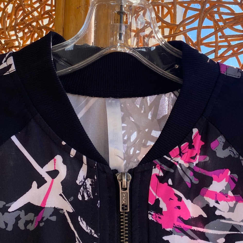 Fabletics Floral Black & Pink Zip-Up Jacket - Picture 3 of 8